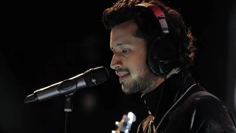 Atif Aslam, renowned Pakistani singer known for his soulful voice and Bollywood hits.