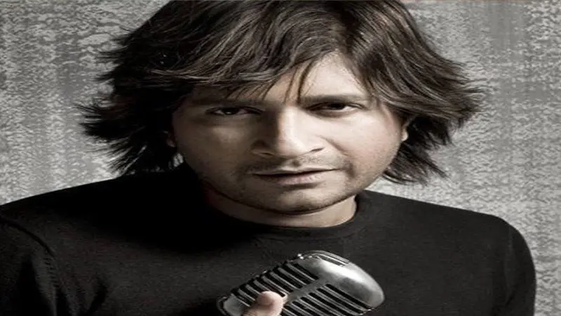 K.K (Krishnakumar Kunnath), legendary Indian playback singer known for soulful hits like Tadap Tadap, Yaaron, and Pal.